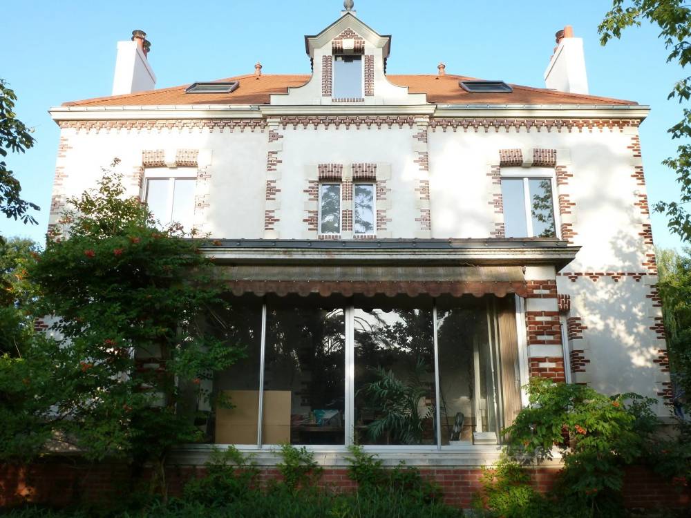 Façade : enduit et briques